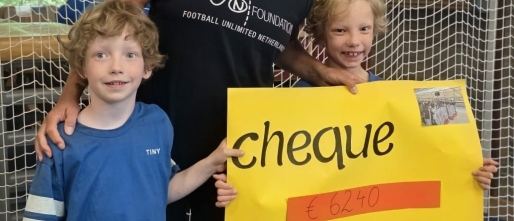 Bornwaterschool overhandigt cheque van € 6.240,-