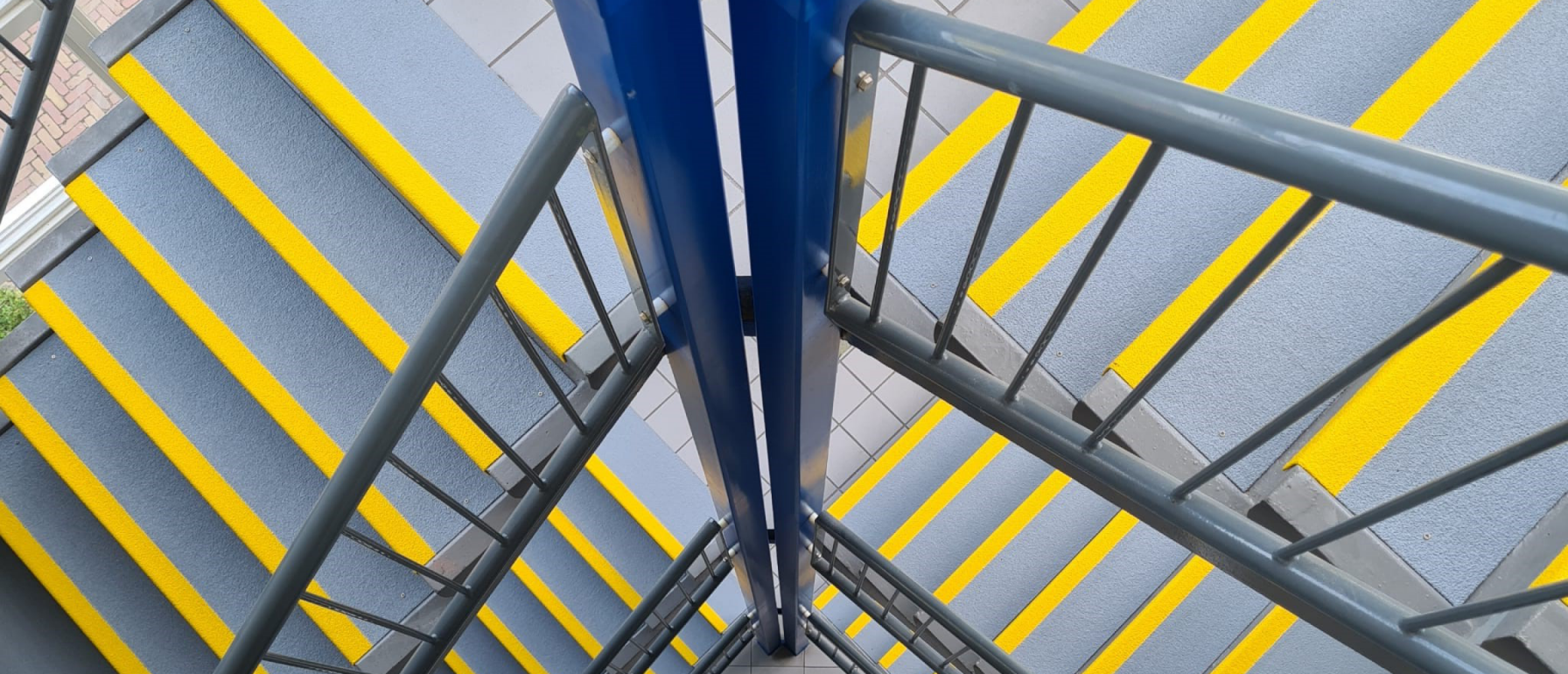 Anti-Slip Plakband 150mm X 10m - Waterdichte Antislip Strips Voor Trappen, Ladder En Badkamer, Zwart