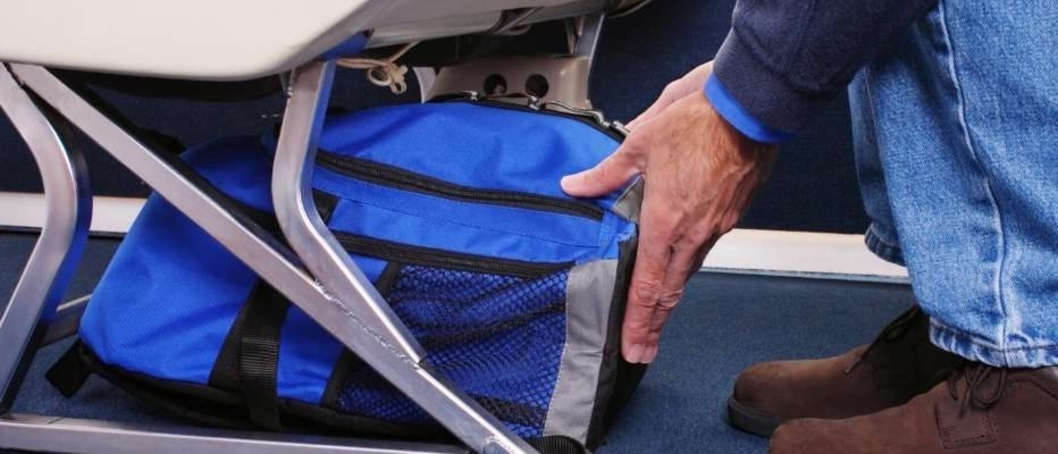 Welke handbagage mag gratis mee op het vliegtuig