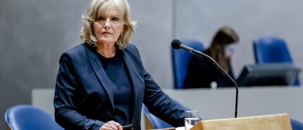 Dijkstra blij met besluit voor versoepelen borstreconstructies