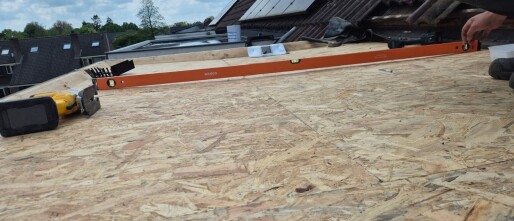 Plat dak schuur vervangen? | Uw complete gids voor een waterdicht en duurzaam resultaat