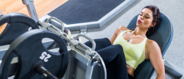 Dit zijn de 5 beste gym oefeningen voor je benen op fitness apparaten