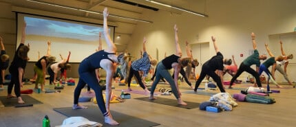 Vinyasa yoga voor beginners, een complete gids