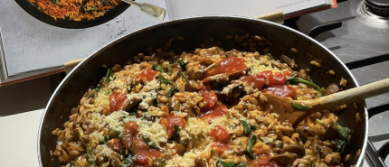 Waarom warm lunchen volgens de Ayurveda jouw spijsvertering (en energie!) een boost geeft