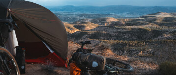Summit to Sea: Bikepacken door het wilde zuiden van Spanje