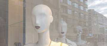 Open en bloot in de etalage