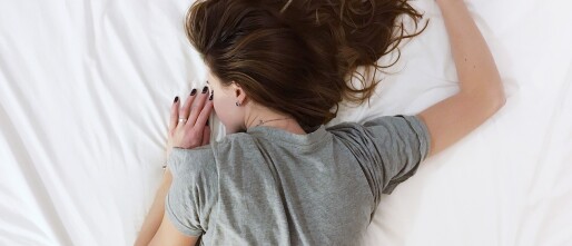 Tinnitus en slapen: De invloed van tinnitus op de slaap, oorzaken, gevolgen en tips