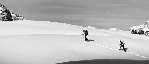 Sneeuwschoenwandelen in de Balkan: ontdek de magie van een winterse hut-naar-hut tocht
