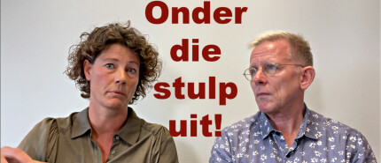 Onder die stulp uit!