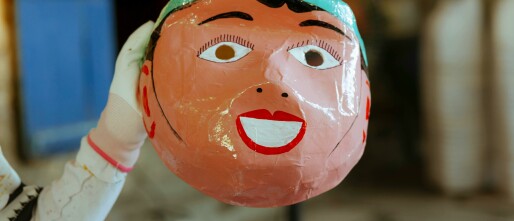 Papier-maché masker