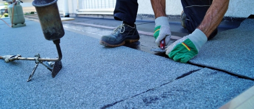 Hoe lang gaat een bitumen dak mee?