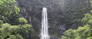 Hanakapiai waterfalls trail
