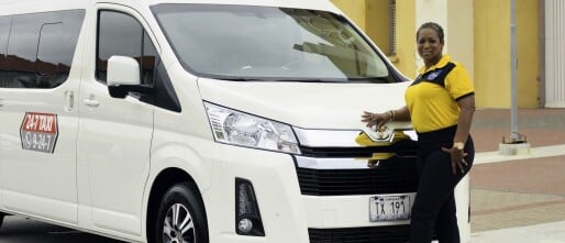 Getting Around Curaçao: A Guide to Public Transportation and Travel Options