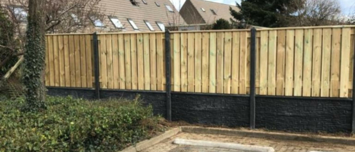 Hoe werk je effectief samen met aannemers en hoveniers bij schuttingprojecten?