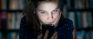 online pesten herkennen en voorkomen: alles wat ouders en scholen moeten weten