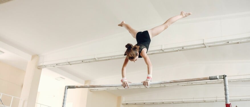 De invloed van een groeispurt op turnsters: Hoe fysieke veranderingen de prestaties beïnvloeden