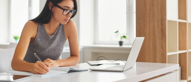 How to Use Video Training to Reduce Customer Support Costs