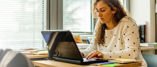 How to Onboard New Employees Using Video Training