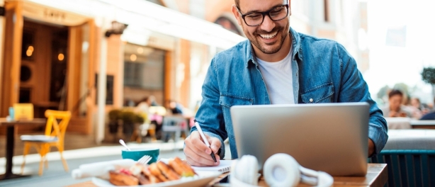 How Chefs Teach Cooking Online: A Guide to Online Cooking Classes