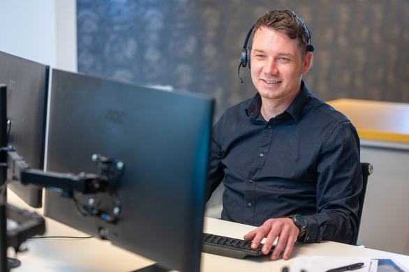 Contact 1Kapper