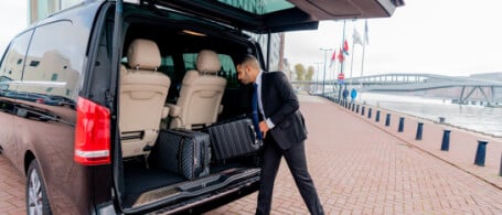 Chauffeur & Premium Taxi Services – Chauffeur Services Holland