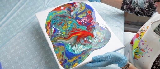 Wat is Acryl Gieten (Acryl Pouring)?