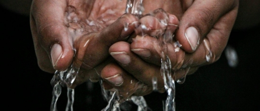 Schoon water uit de kraan: hoe zit het nu echt met die vervuiling?