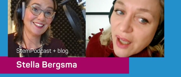 Schrijver en zangeres Stella Bergsma in de StemPodcast: ‘Zij durven fucking veel ruimte in te nemen als ze spreken. Dat zou ik ook wel willen’