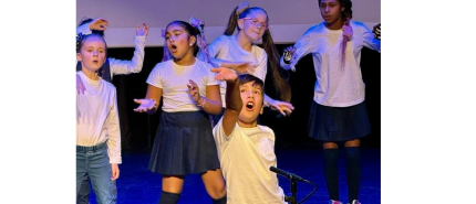 Jaarlijks organiseert Vivere een schoolbrede musical met studenten tussen de 4 en 17 jaar!