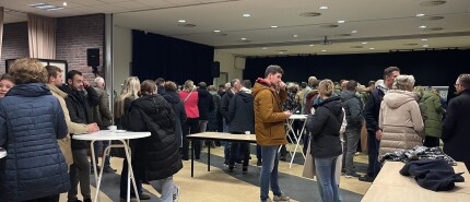 Inloopbijeenkomst en Overeenkomst getekend 23 woningen Kerkenweide