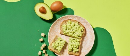 Gezond broodbeleg baby 8 maanden: avocado-ei spread
