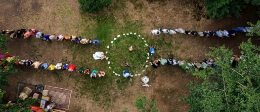 Spirituele bruiloft in het bos bij Villa Klein Heumen in Nijmegen | Hein & Daniëlle