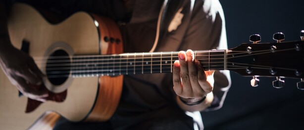 Hoelang duurt het voordat ik gitaar kan spelen?