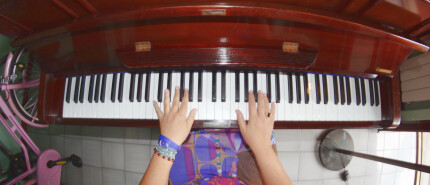 5 Meestgemaakte Fouten bij Zelf Piano Leren (en Hoe Je Ze Voorkomt)