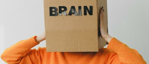 Hoe je brein je gevangen houdt in emotionele blokkades