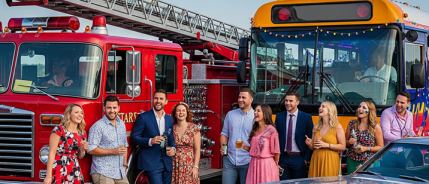 Personeelsfeest Vervoer: Brandweerauto vs Partybus vs Oldtimer – Welke rit stuwt je team naar de hoogste sfeer?