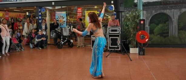 Buikdansen op de liederen van Oum Kalthoum