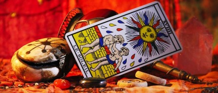 Waarom steeds meer mensen een tarotconsult boeken (en wat het je écht kan brengen)