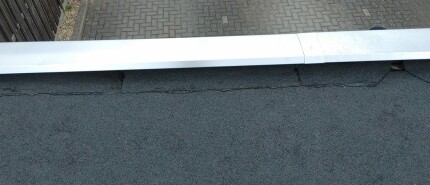 Dakrand detail: zo voorkom je opwaaien van bitumen