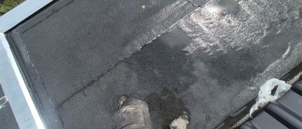Bitumen dak herstellen na hagelschade: oorzaken, aanpak en preventie