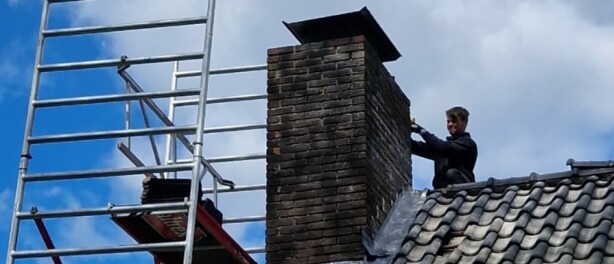 Schoorsteen renovatie en brandverzekering eisen: veilig stoken met zekerheid voor dekking