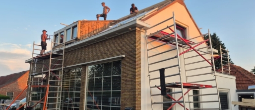 Lekkage bij dakkapel verhelpen: stappenplan voor een duurzame oplossing