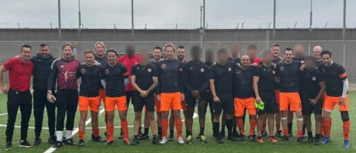 Voetbal achter de tralies: een onvergetelijke ontmoeting