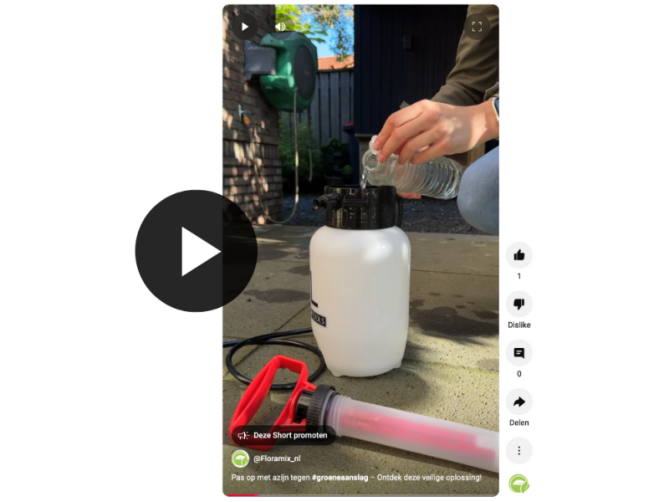 Groene aanslag verwijderen op tegels, oma weet raadt