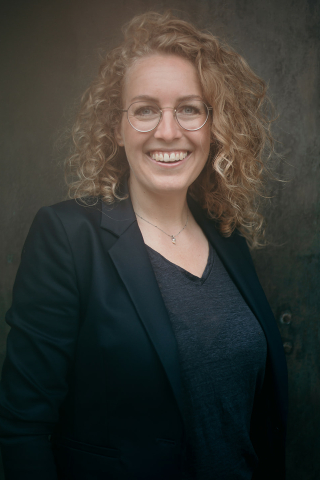 Maartje Elderhuis - About the People