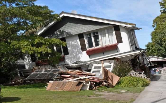 Ingestort huis vergelijkbaar met een slechte compositie