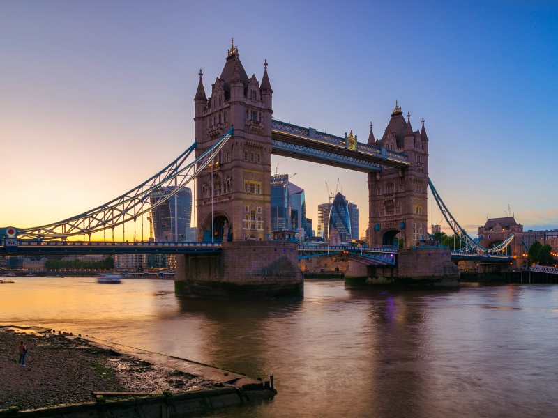 Tower Bridge over de Theems in London, Engeland