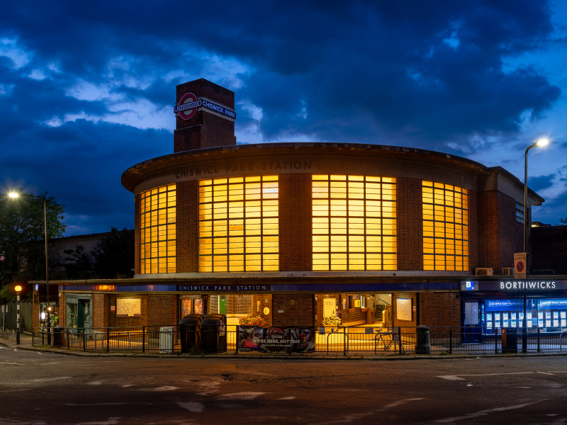 Metrostation Chiswick Park in London