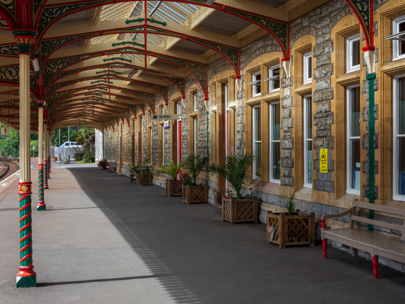 Treinstation in Torquay, Engeland