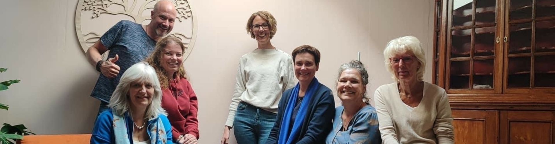 Instituut voor Spirituele Hypnose met Martijn Regelink en Monique Schmetz Instituut voor Spirituele Hypnose met Martijn Regelink en Monique Schmetz.